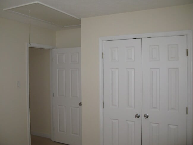 Building Photo - 6151 Rosemary Dr