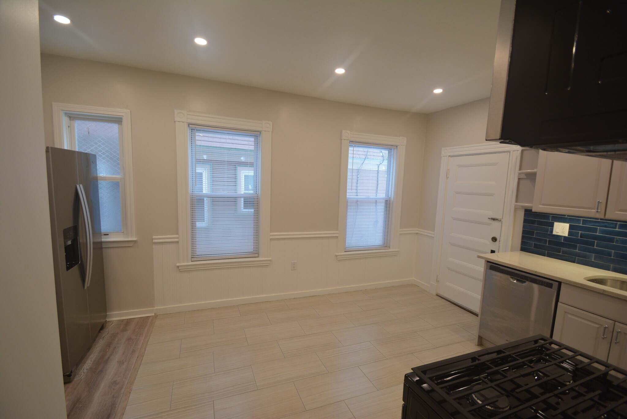 Building Photo - 31 Claybourne St