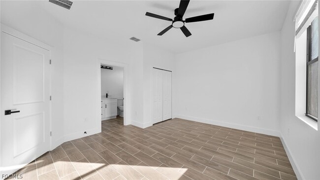 Building Photo - 4989 Fairway Ct