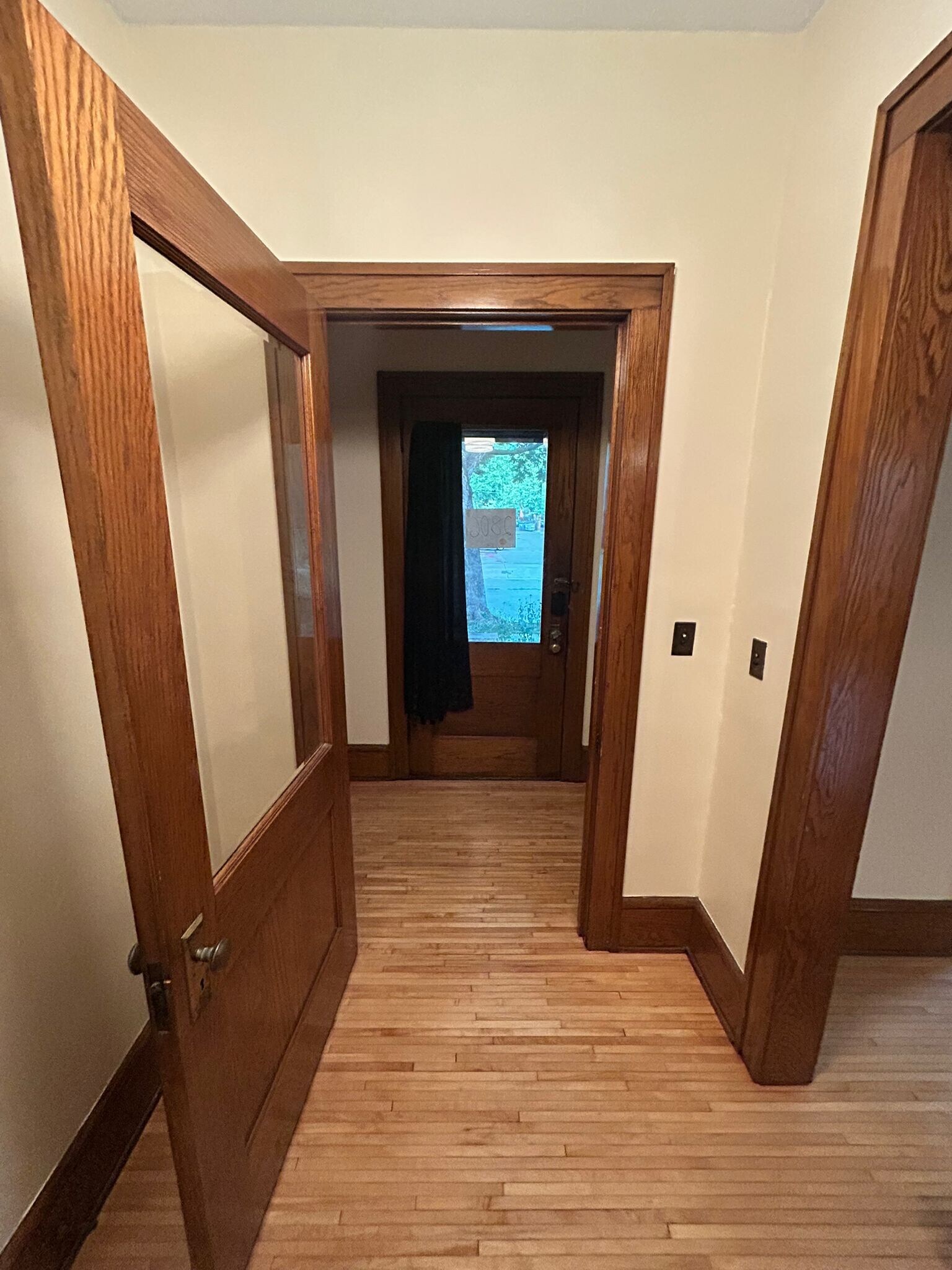 Entry - 2806 Pleasant Ave