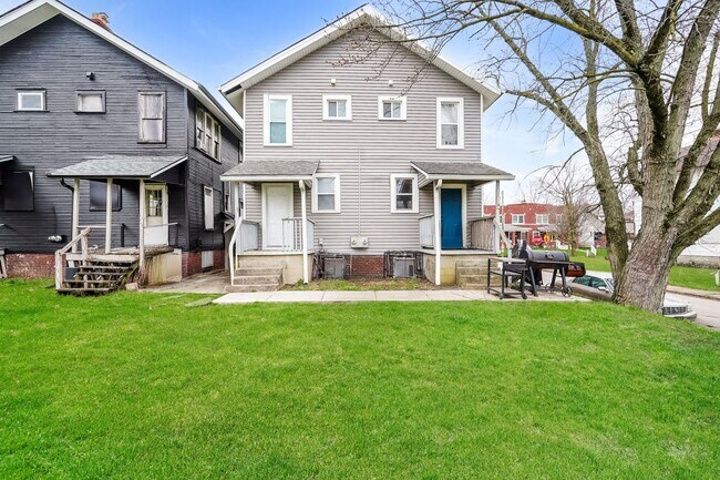 Building Photo - 1113-1115 S 22nd St.