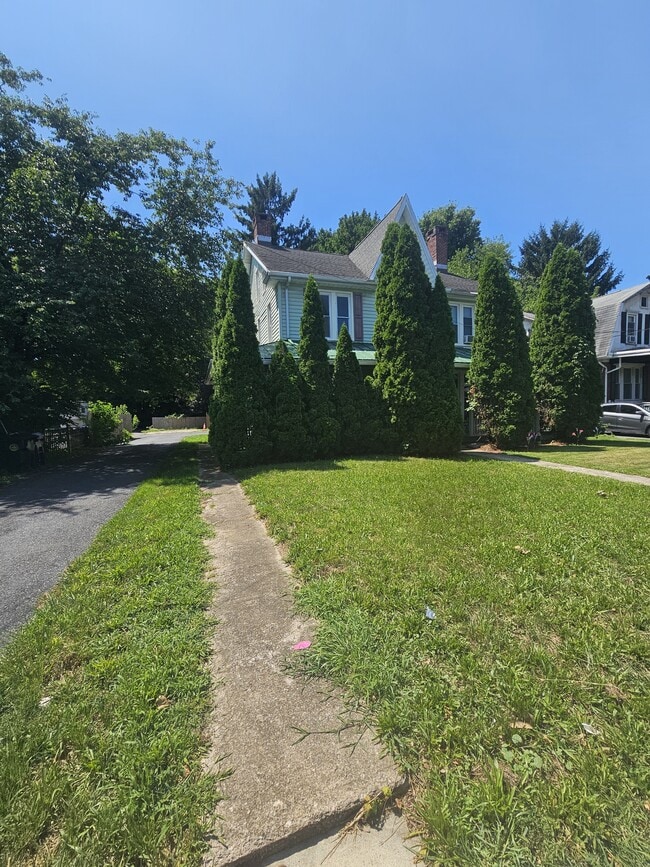 Building Photo - 3779 Derry St