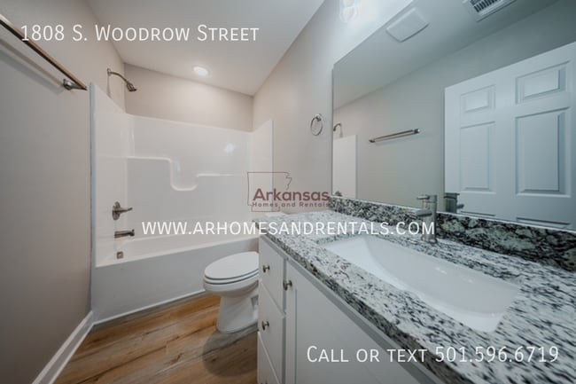 Building Photo - 1808 S Woodrow St