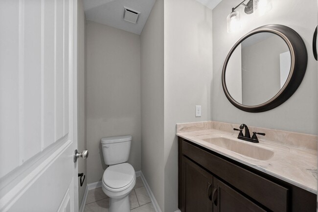 Building Photo - Pet Friendly Four Bedroom!