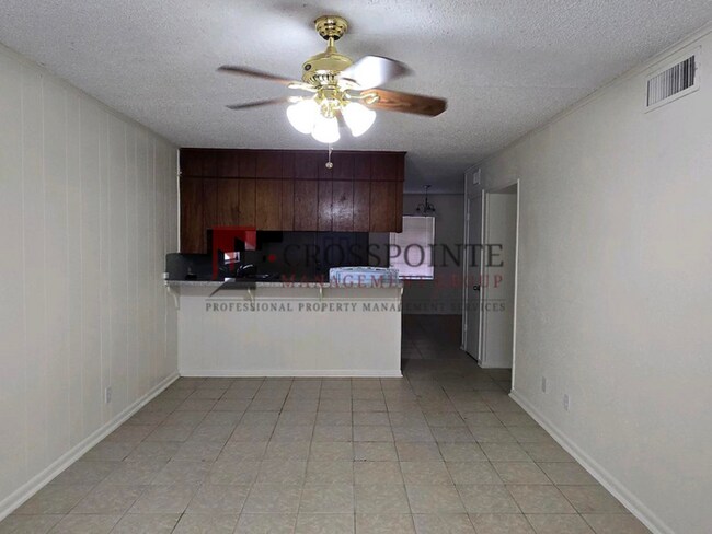 Building Photo - 210 Ruby Ln