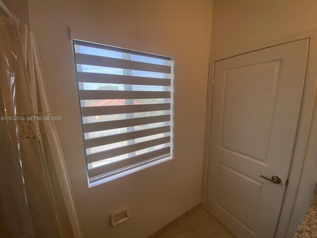 Building Photo - 25308 SW 135th Ave