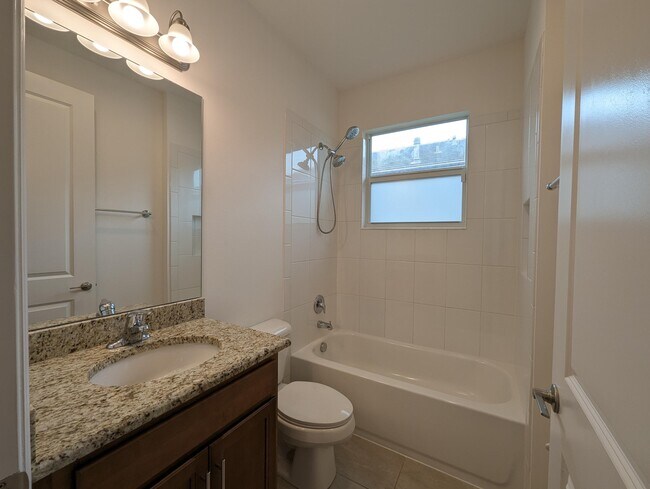 Building Photo - 13541 SW Oceanus Blvd