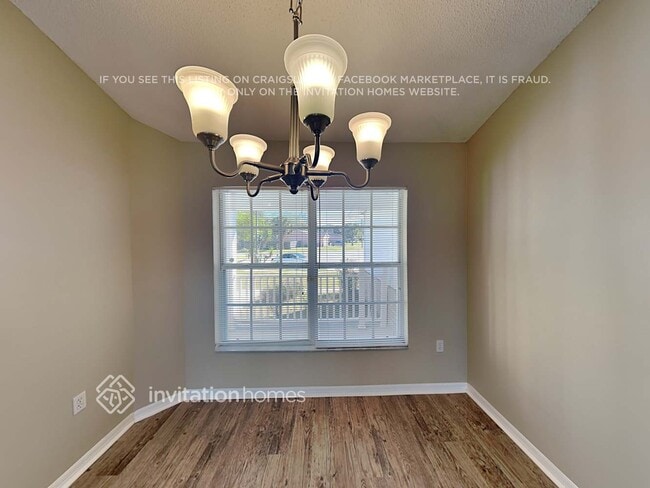 Building Photo - 2311 Hamlin Trail