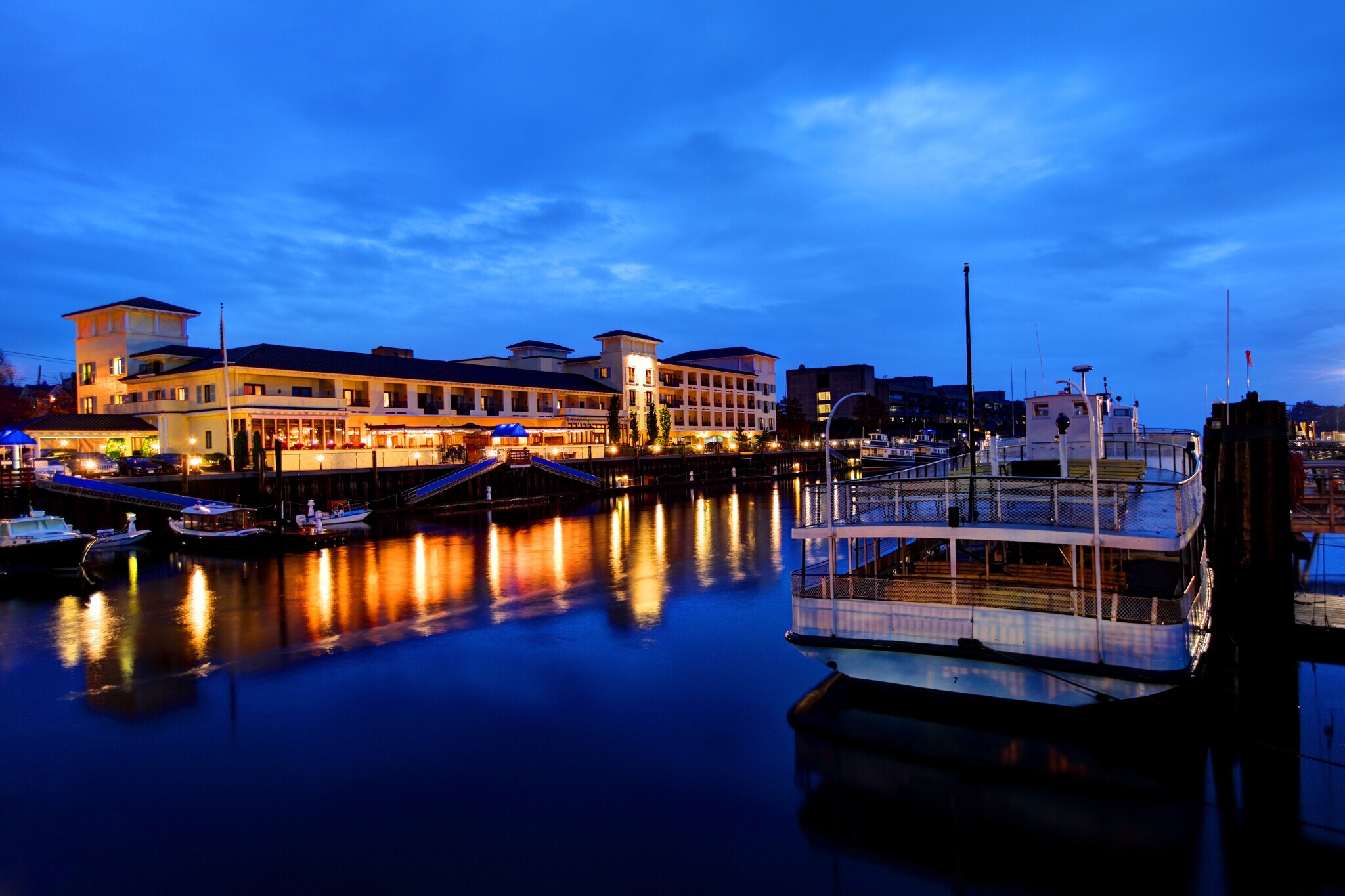 Building Photo - 44 Greenwich Ave