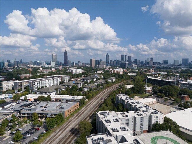 Building Photo - 788 West Marietta St NW