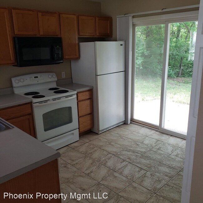 Building Photo - 3409-3411 Squirrel Dr