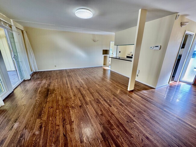 Building Photo - Single Family Home 3 Bed / 1 Bath Home w/ Familyroom - Richmond, CA