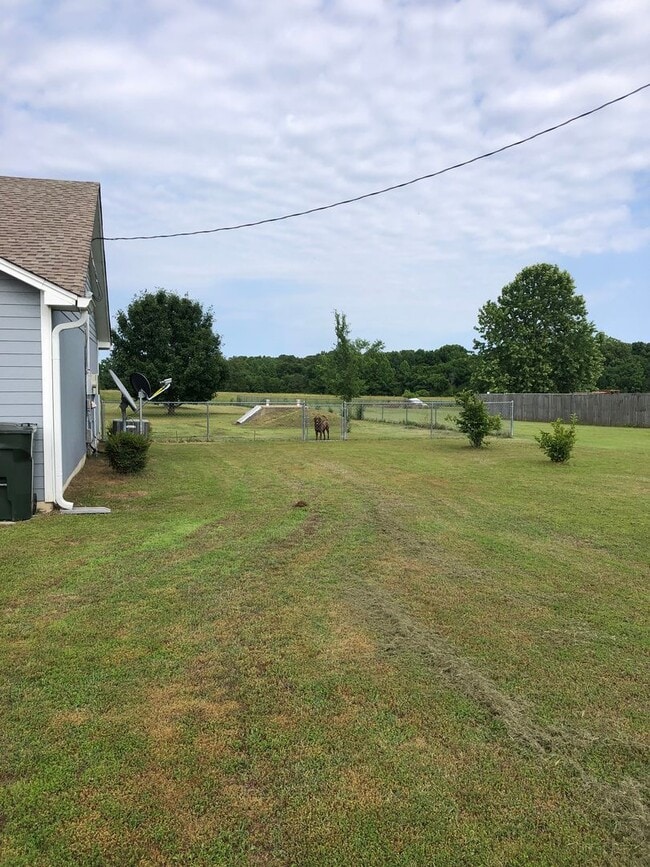 Building Photo - Peaceful 3-Bed, 2-Bath Home on 1.18 Acres ...