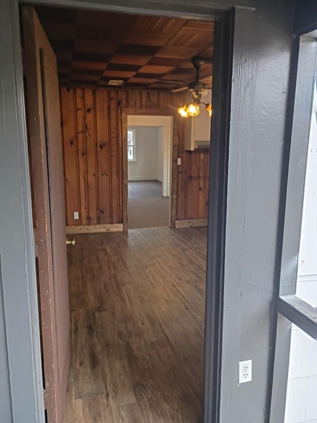 Building Photo - 1042 E Peachtree St