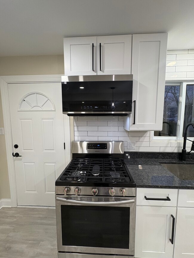 Building Photo - 106 W 155th St