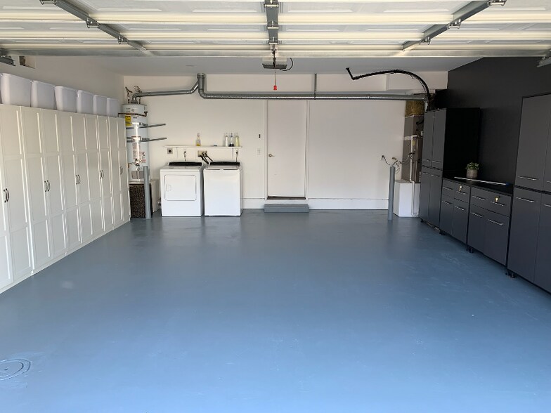 Building Photo - 2406 Maravilla Way