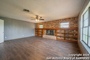 Building Photo - 1002 River Oak Dr