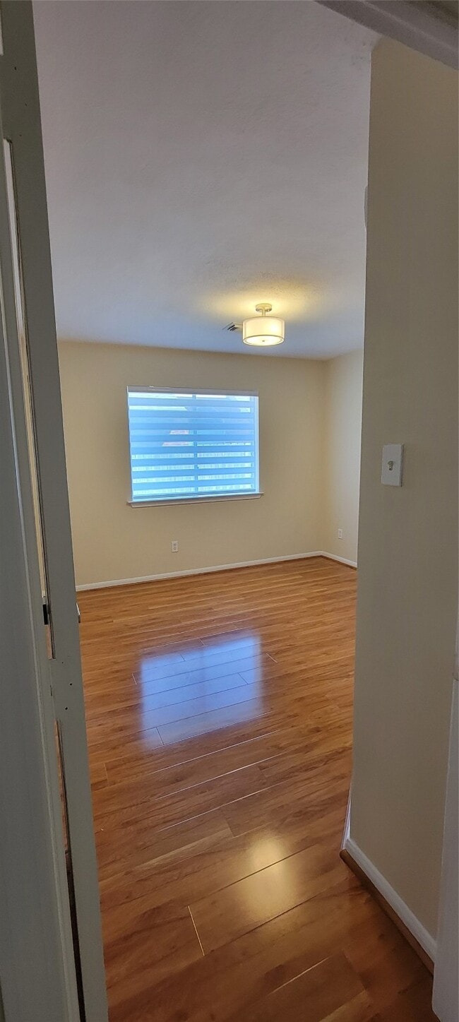 Building Photo - 16306 April Ridge Dr