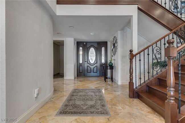 Building Photo - 840 Pinehurst Dr