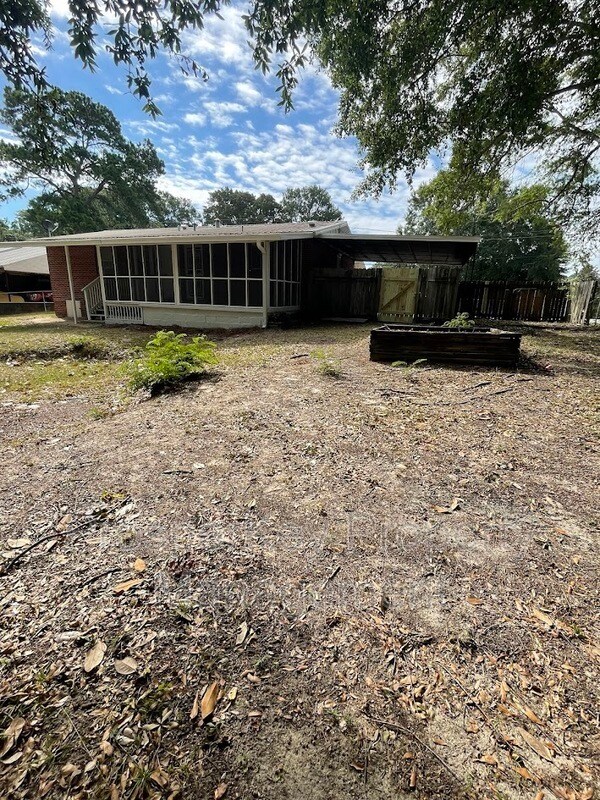 Building Photo - 4905 Wellborn Dr