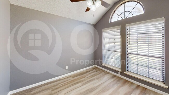 Building Photo - 2536 Beau Dr