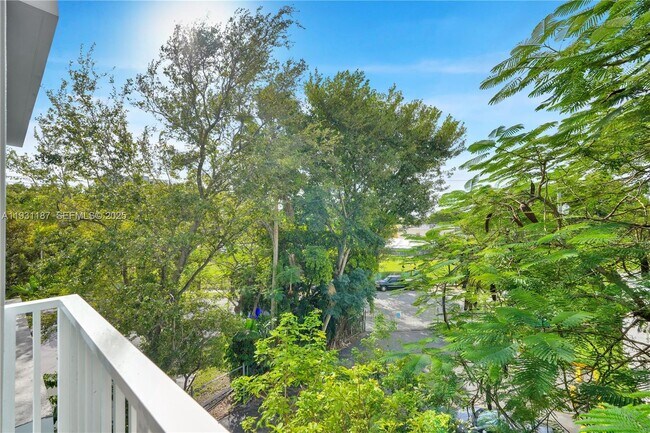 Building Photo - 1620 NW 18th St