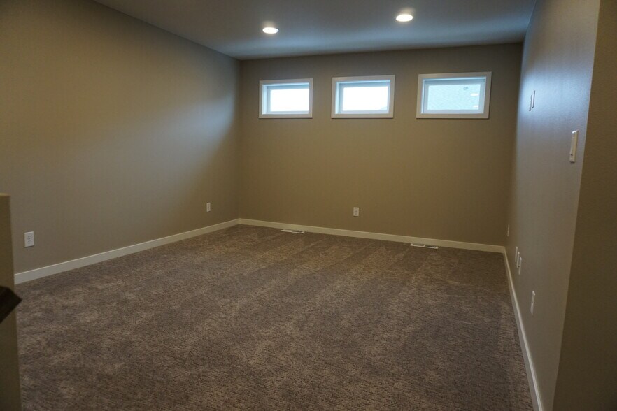 Large upstairs living space - 3811 Stacy Dr
