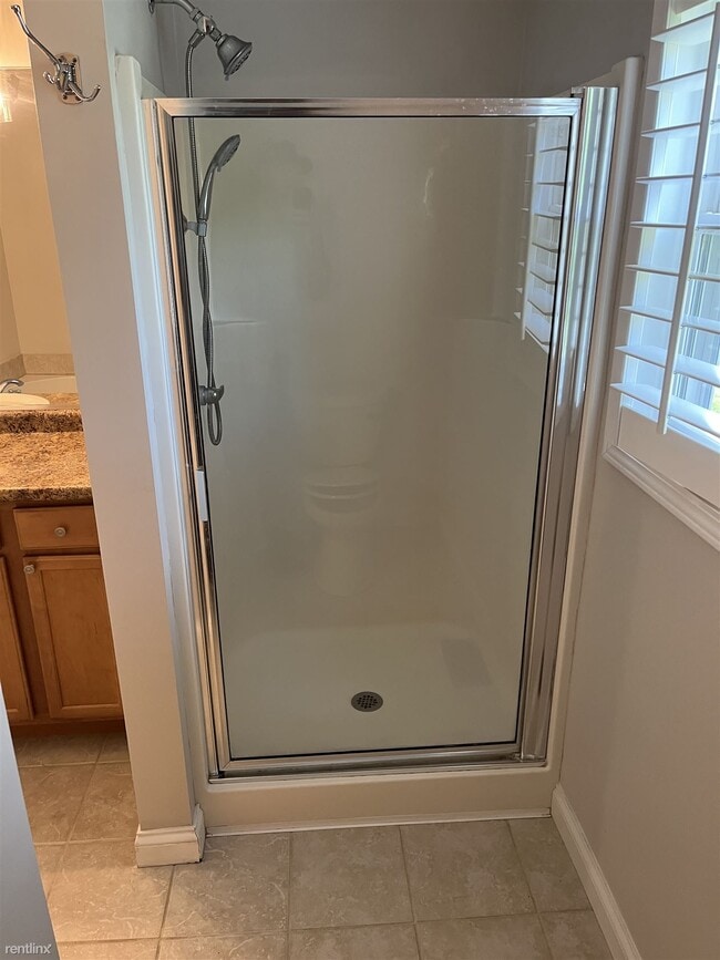 Building Photo - 3 br, 2 bath House - 2550 Louisville Boatd...