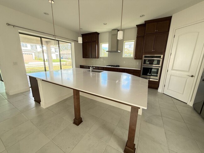 Building Photo - 5/4 spacious Saint Cloud Home