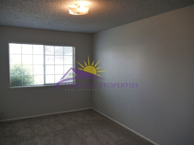 Building Photo - 2801-2803 Lerwick Rd