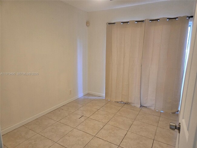 Building Photo - 6252 Highland Ct