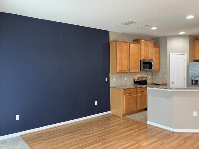 Building Photo - 7001 Interbay Blvd