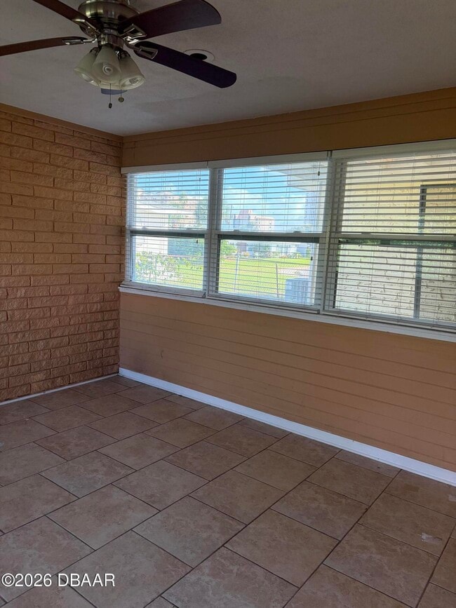 Building Photo - 2537 Coral Way W
