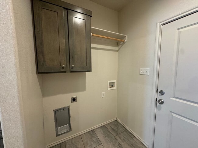 Building Photo - Available Now- Half Off First Months Rent!