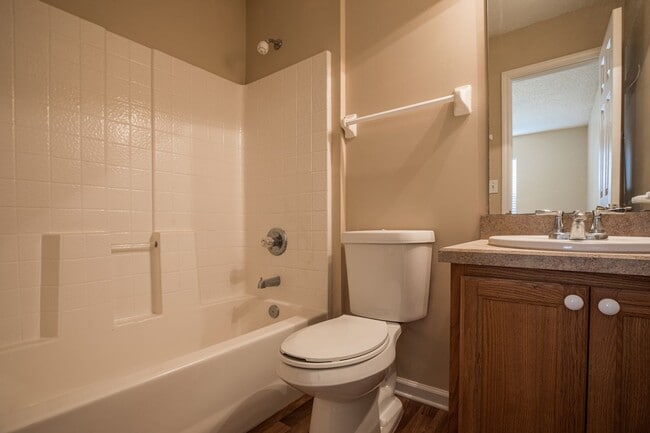 Building Photo - HIllcrest