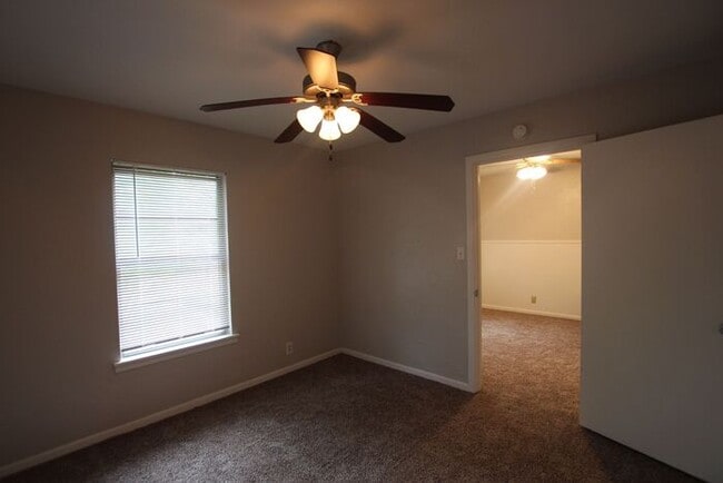 Building Photo - Adorable 1 bedroom 1 bath in the heart of ...