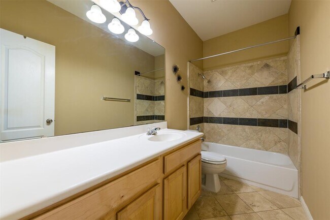 Building Photo - 14305 Broadwinged Hawk Dr