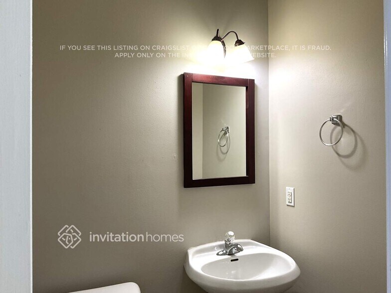 Building Photo - 6268 Cove Creek Dr