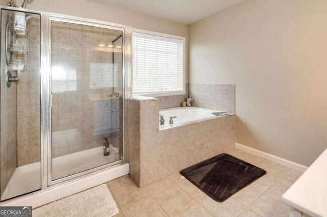 Building Photo - 4217 Brentwood Dr