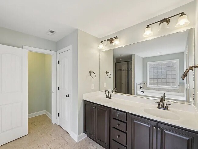 Building Photo - 11616 Leesville Rd