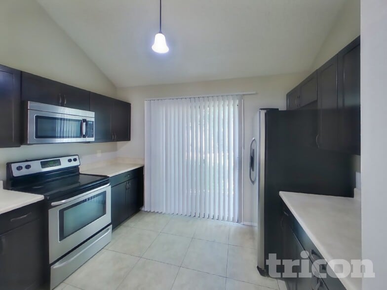 Building Photo - 14002 N 49th Ave