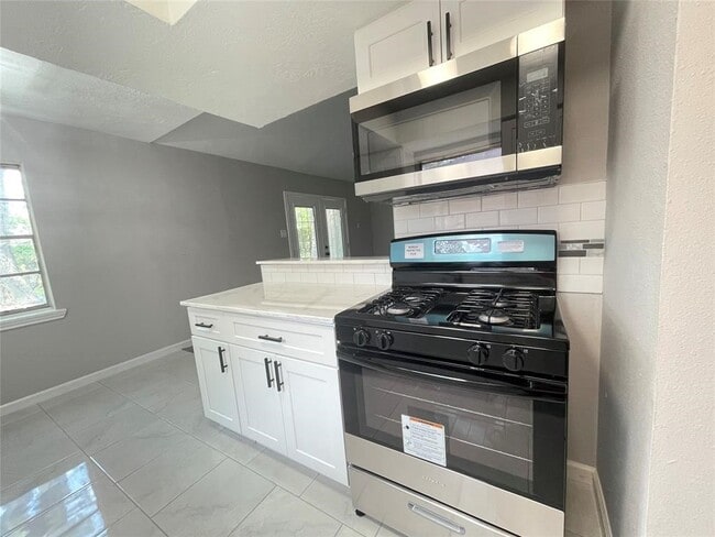 Building Photo - 7611 Cabot St