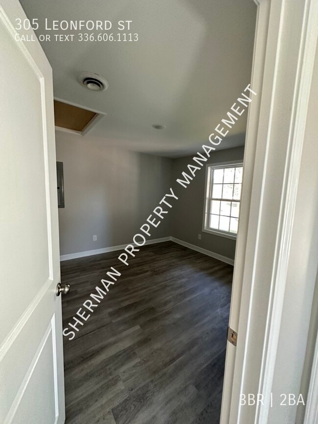 Building Photo - 305 Leonford St