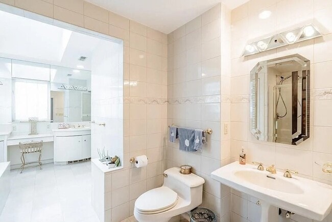 Building Photo - 177 Springfield St