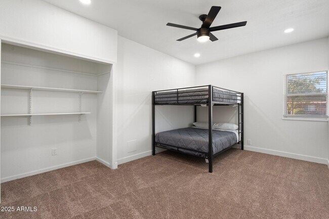 Building Photo - 1759 N Spring Cir