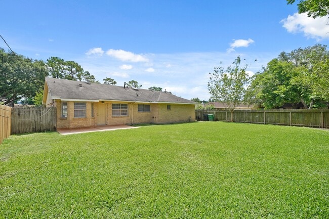 Building Photo - 2503 Knoll St