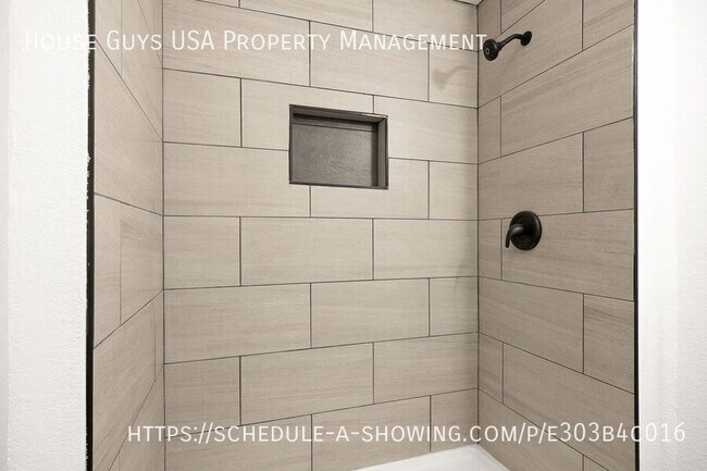 Building Photo - 10716 Ewing Ave