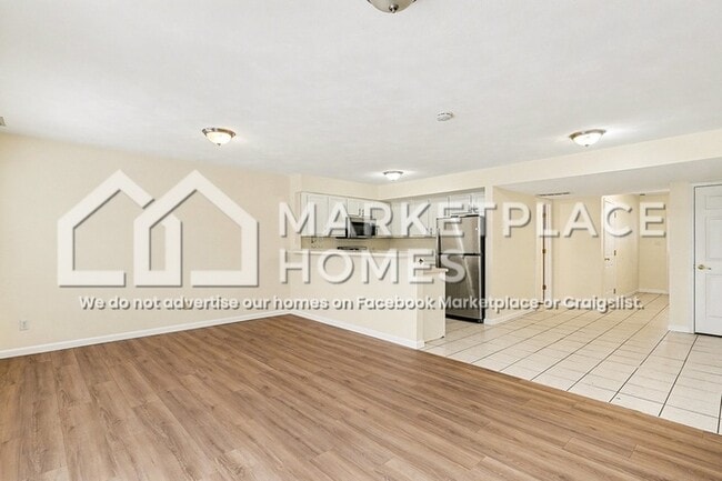 Building Photo - 311 Plum St