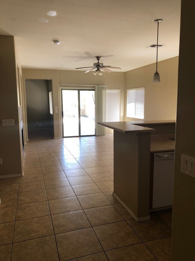 Building Photo - Beautiful Single-Level 3 Bedroom, 2 Bathroom Home in Maricopa