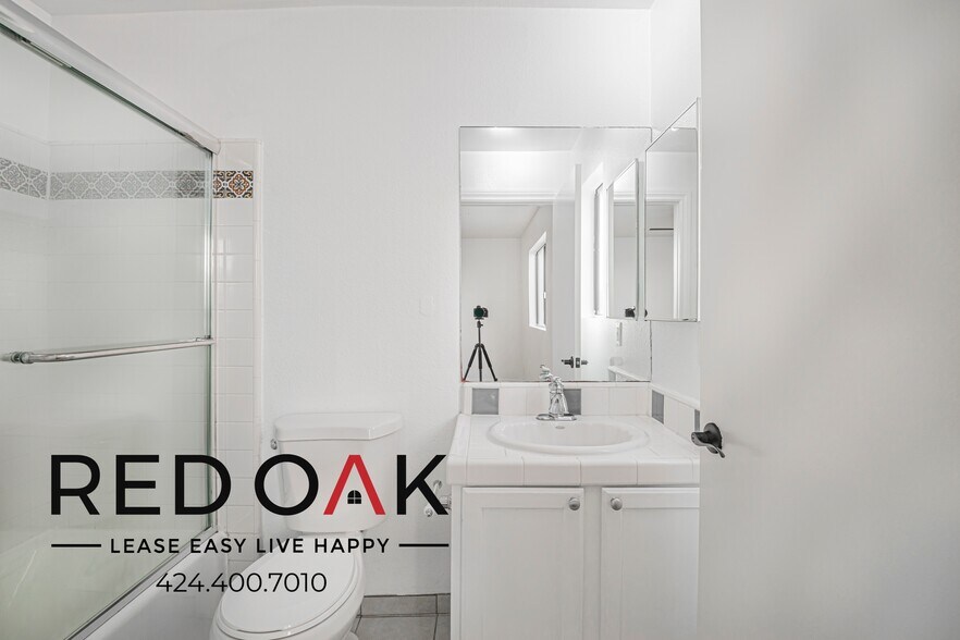 Building Photo - 3281 Sawtelle Blvd